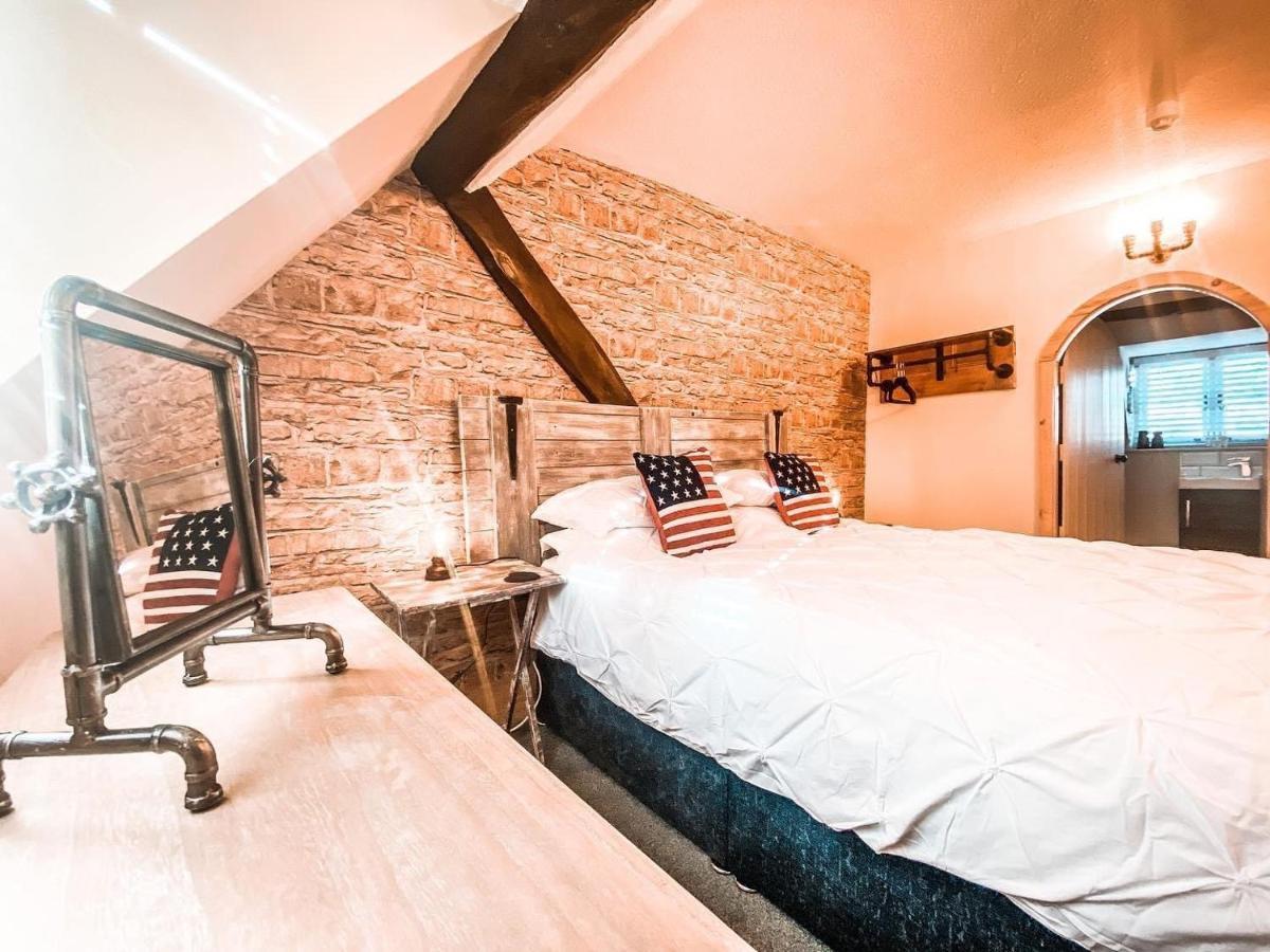 The Loft At Riverside Suites Бриджнорс Экстерьер фото